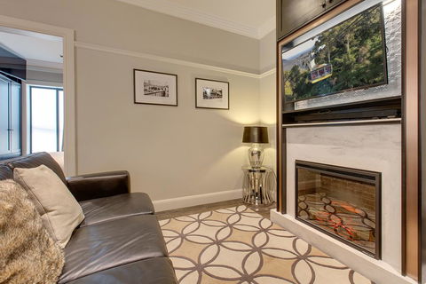 Explore The Blue Mountains On Foot - Darwin Holiday 0