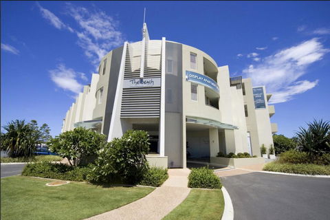 EXTRA LARGE 2 Bed Apartment - 3 Pools And Spa - Mountain View - BEACHFRONT LOCATION CABARITA BEACH - Darwin Holiday 1