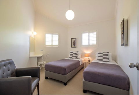 Fabulous Kangaroo Point 3 Bedroom Apartment - Darwin Holiday 1