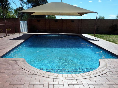 Fairways Bed & Breakfast At Jerilderie - Darwin Holiday 2
