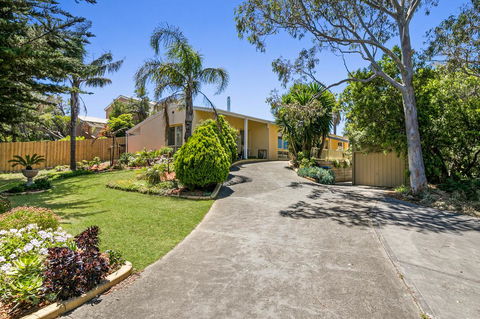 Family Fun Retreat With Spa - Darwin Holiday 0