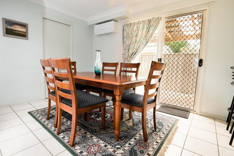 Family Getaway Close To Beach And Restaurants - Darwin Holiday 3