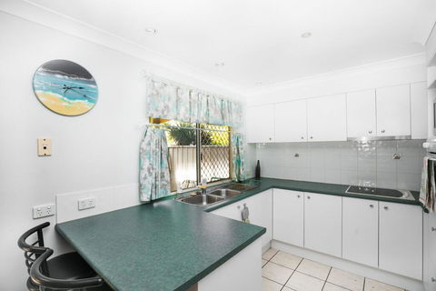 Family Getaway Close To Beach And Restaurants - Darwin Holiday 1