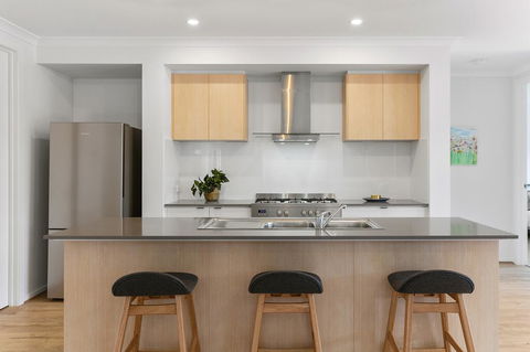 Family Holiday Paradise - New Modern Beach House - Darwin Holiday 1