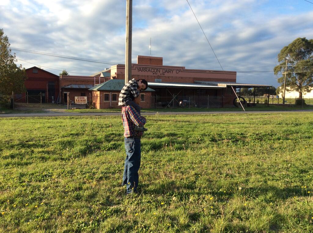 Allambee VIC Darwin Holiday