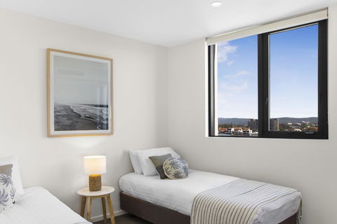 Family Unit With Parking, Balcony, Pool Near Beach - Darwin Holiday 2