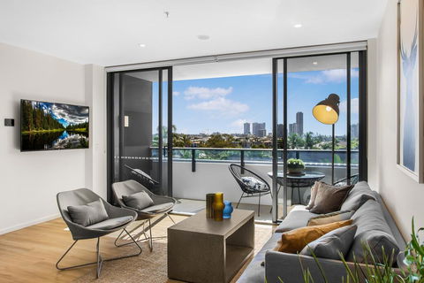 Family Unit With Parking, Balcony, Pool Near Beach - Darwin Holiday 0