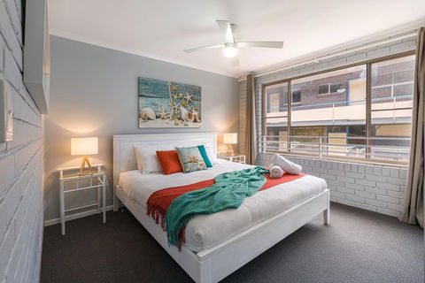 Family, Romance, Fun On Kings Beach - Darwin Holiday 3