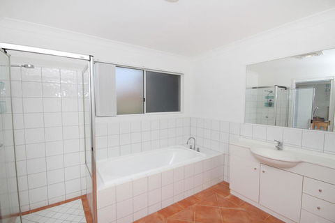 FANTASTIC HOLIDAY UNIT IN A PERFECT LOCATION - Darwin Holiday 1