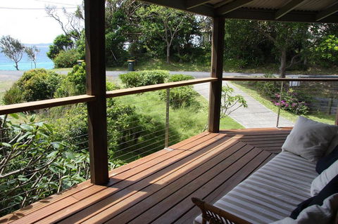 FAR SHORE - Darwin Holiday 2