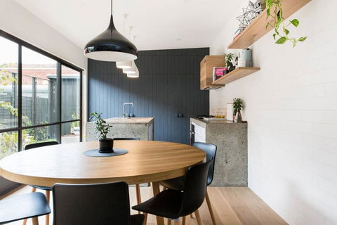 Felix - Gorgeously Designed Home - Darwin Holiday 1