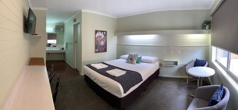 Finley Country Club Hotel Motel - Darwin Holiday 3
