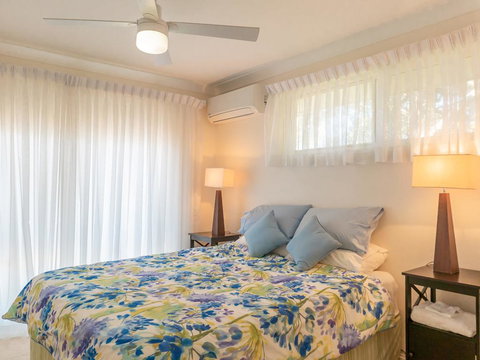 Five On Elizabeth - Darwin Holiday 1