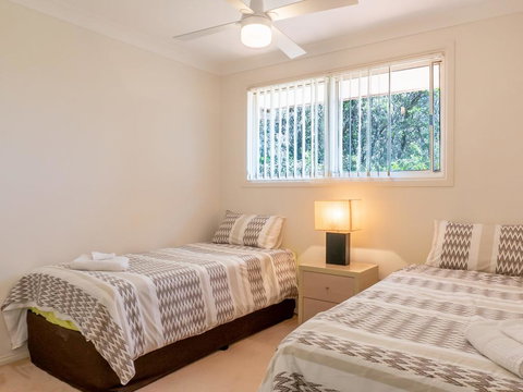 Five On Elizabeth - Darwin Holiday 3