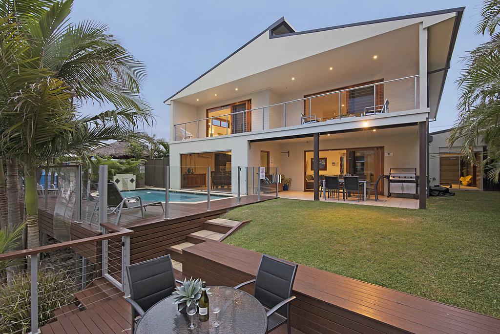 Broadbeach Waters QLD Darwin Holiday