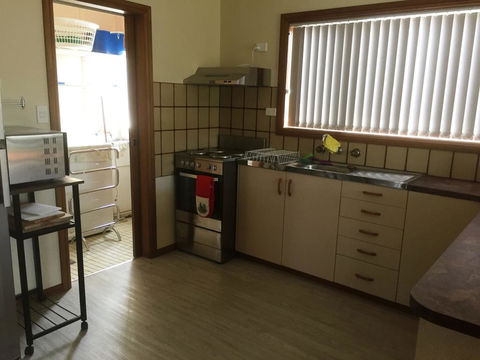 Flat 2, 42 McMillan Rd - Darwin Holiday 3