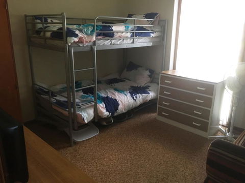 Flat 2, 42 McMillan Rd - Darwin Holiday 2