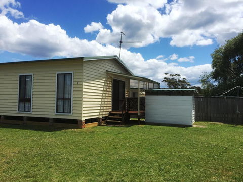 Flat 2, 42 McMillan Rd - Darwin Holiday 0