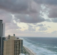 Focus Resort Oceanfront Apartments in Surfers with Ocean and Hinterland Views 25 steps to Beach - Darwin Holiday