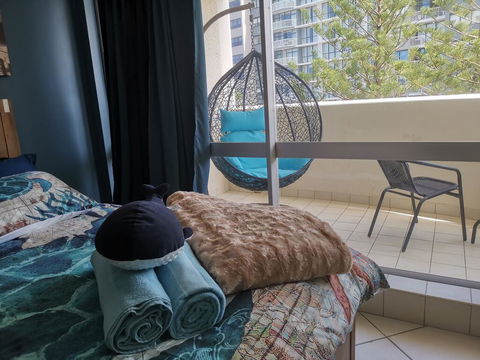 Focus Resort Oceanfront Apartments In Surfers With Ocean And Hinterland Views 25 Steps To Beach! - Darwin Holiday 1