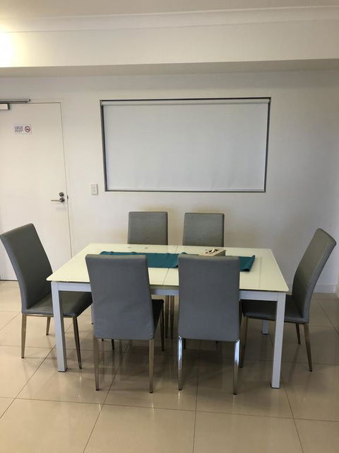Four Bedroom Apartment - Darwin Holiday 1