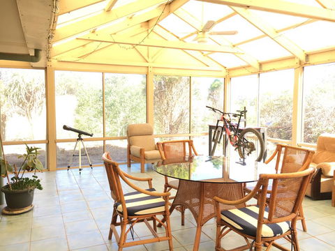 Fox Farm - Entire House Sleeps 12 Ppl - Darwin Holiday 2