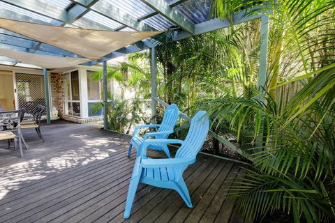 FRANGIPANI BEACH HOUSE - PET FRIENDLY 22 Belbourie Cres Boomerang Beach - Darwin Holiday 3