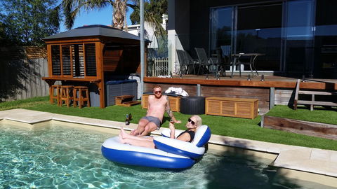 Frankston Hilltop Retreat - Darwin Holiday 1