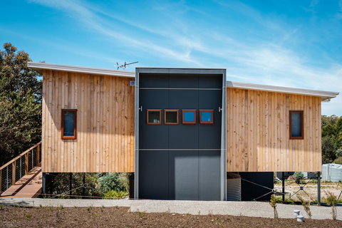 Freycinet Studios Bay - Darwin Holiday 1