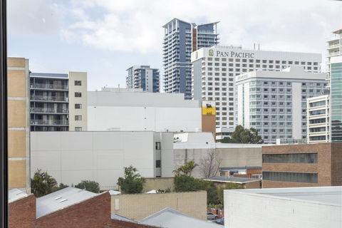Funky CBD Pad Sleeps Two Perfect - Darwin Holiday 3