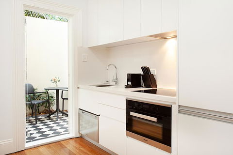 Funky Inner West Studio With Patio, 20 Min From CBD - Darwin Holiday 3