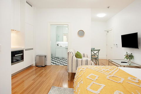 Funky Inner West Studio With Patio, 20 Min From CBD - Darwin Holiday 1
