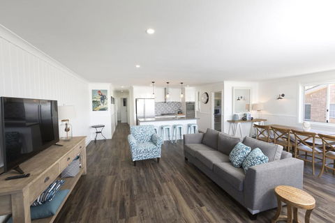 FYNE SHORES - Darwin Holiday 2