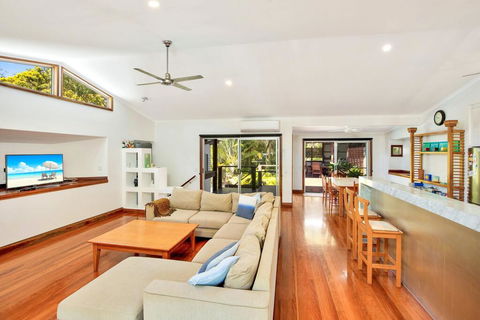 Gecko's Rest - Rainbow Shores, Executive Beach House, Pet Friendly, Pool, Wi-fi - Darwin Holiday 2