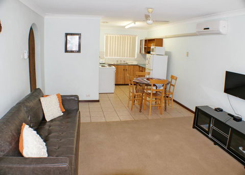Geraldton Holiday Unit - Darwin Holiday 3