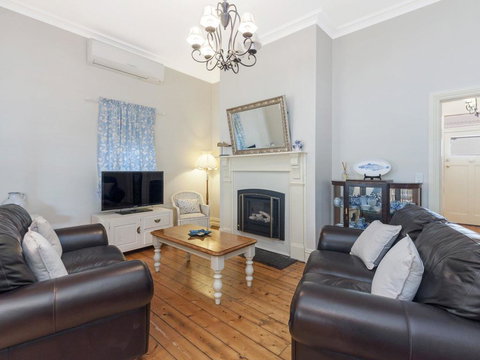 Ginabella - Darwin Holiday 3