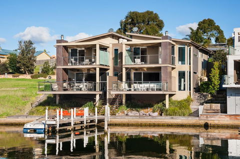 Gippsland Lakehouse - Darwin Holiday 1