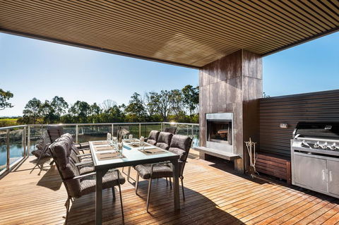 Gippsland Lakehouse - Darwin Holiday 3