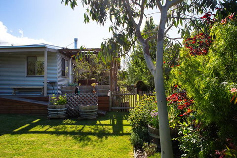 Giraffe Manor - Darwin Holiday 1