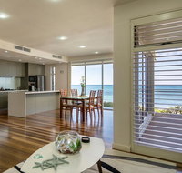 Glenelg Absolute Beachfront - One of Only Two Homes - Darwin Holiday