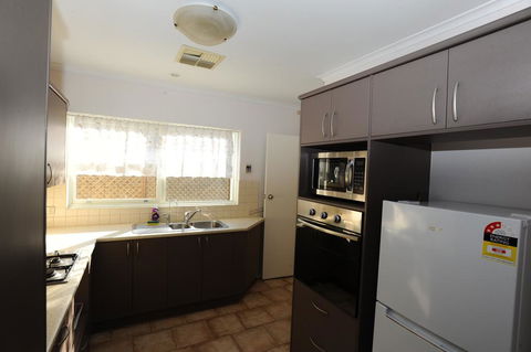Glenelg Holiday Apartments-Colonial Square - Darwin Holiday 3