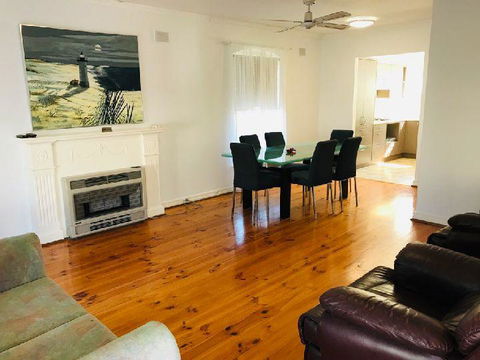 Glenelg Holiday Apartments-Colonial Square - Darwin Holiday 1