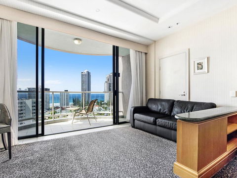 Gold Tower In The Oaks Hotel Surfers Paradise - 1019 - Darwin Holiday 2