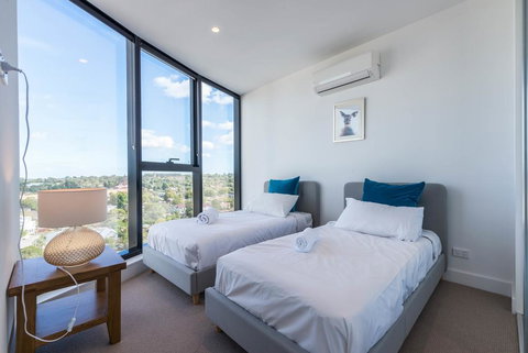 Golden Box Hill Apartment - Darwin Holiday 2