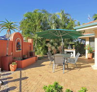 Golden Cane Bed  Breakfast - Darwin Holiday