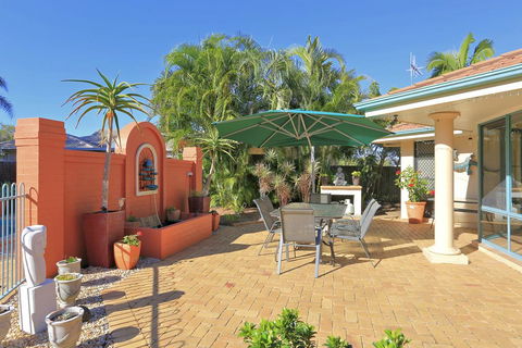 Golden Cane Bed & Breakfast - Darwin Holiday 0