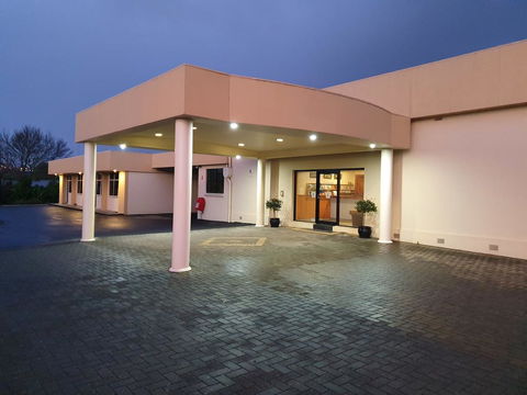Golden Chain Tower Motor Inn - Darwin Holiday 2