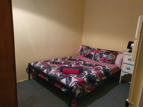 Golden Mt Rest Off Pepperina Lane - Darwin Holiday 3