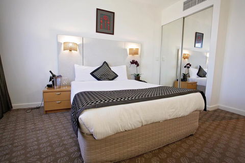 Golden Pebble Hotel - Darwin Holiday 1