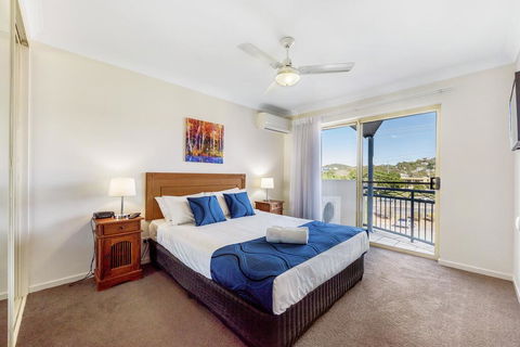Golden Riviera Absolute Beachfront Resort - Darwin Holiday 3